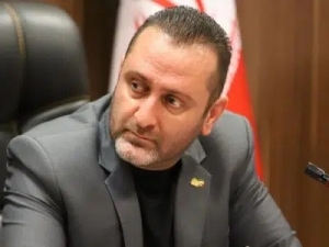 بحران فروپاشی ارکان جامعه با تقلیل روزافزون طبقه متوسط