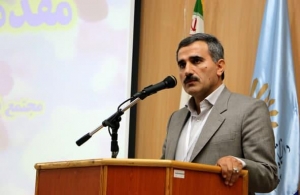 حضور سرپرست معاونت توسعه مدیریت و منابع استانداری در غرفه ی دانشگاه علومپزشکی گیلان