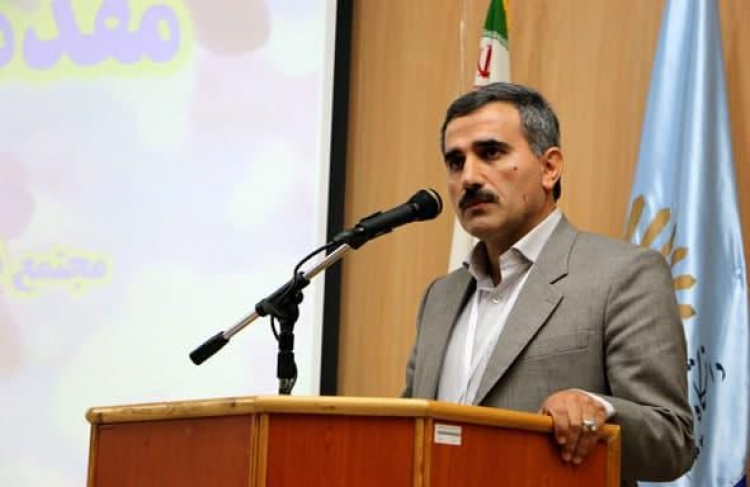 حضور سرپرست معاونت توسعه مدیریت و منابع استانداری در غرفه ی دانشگاه علومپزشکی گیلان