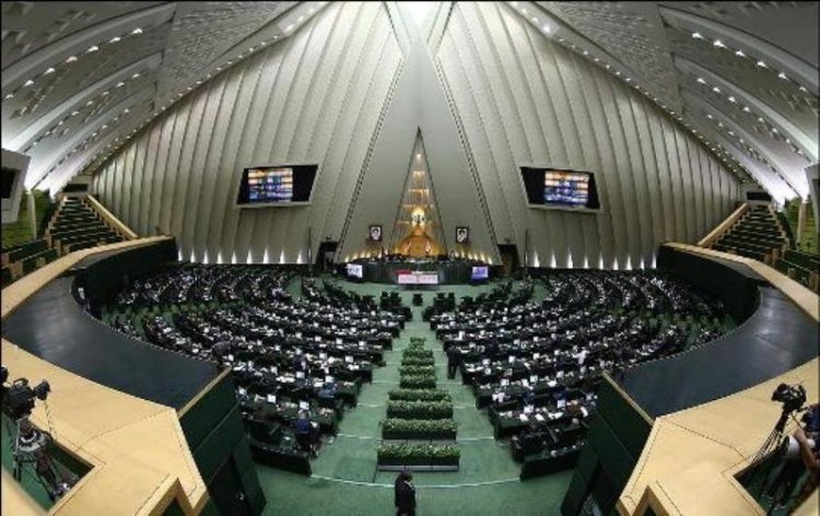 نماینده مجلس: وقتی بعضی پست‌ها دست آدم‌های بی‌عرضه باشد دشمن نیاز به جاسوس و نفوذی ندارد